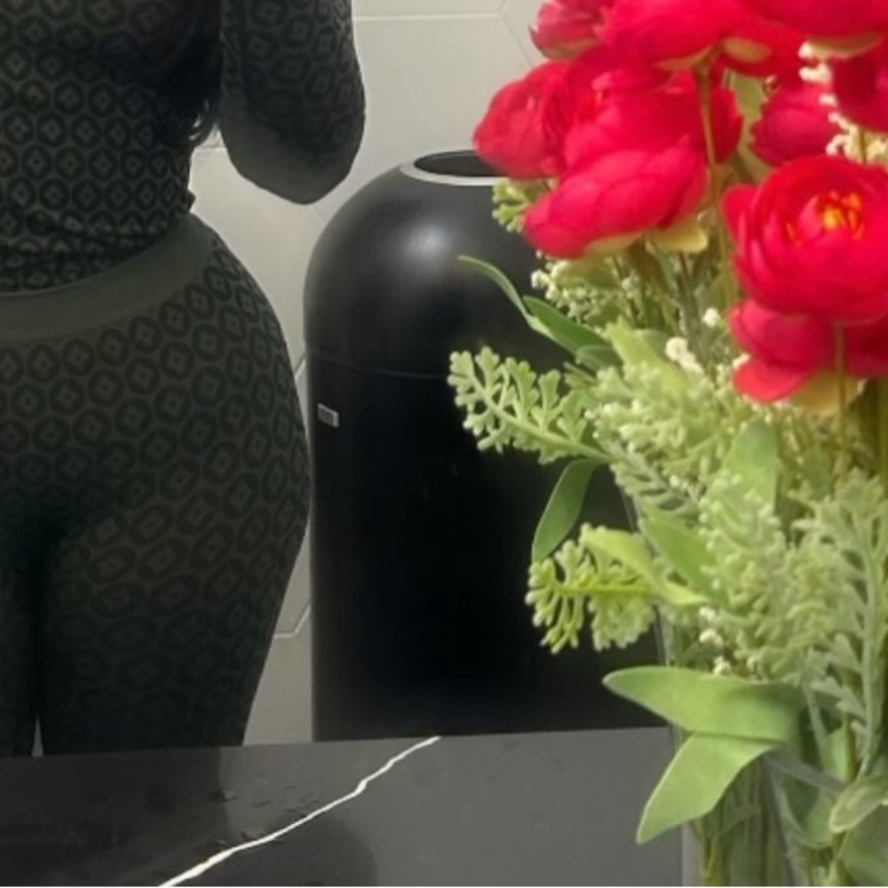 Meet your Posher, Kay